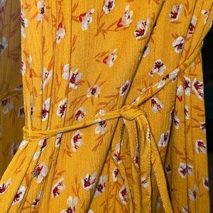Shyanne Yellow Floral Hanky Dress size M. Like new! Worn once